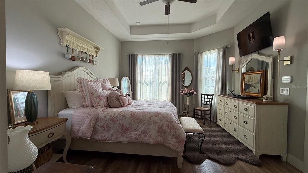 En Venta: $550,000 (4 camas, 2 baños, 2077 Pies cuadrados)