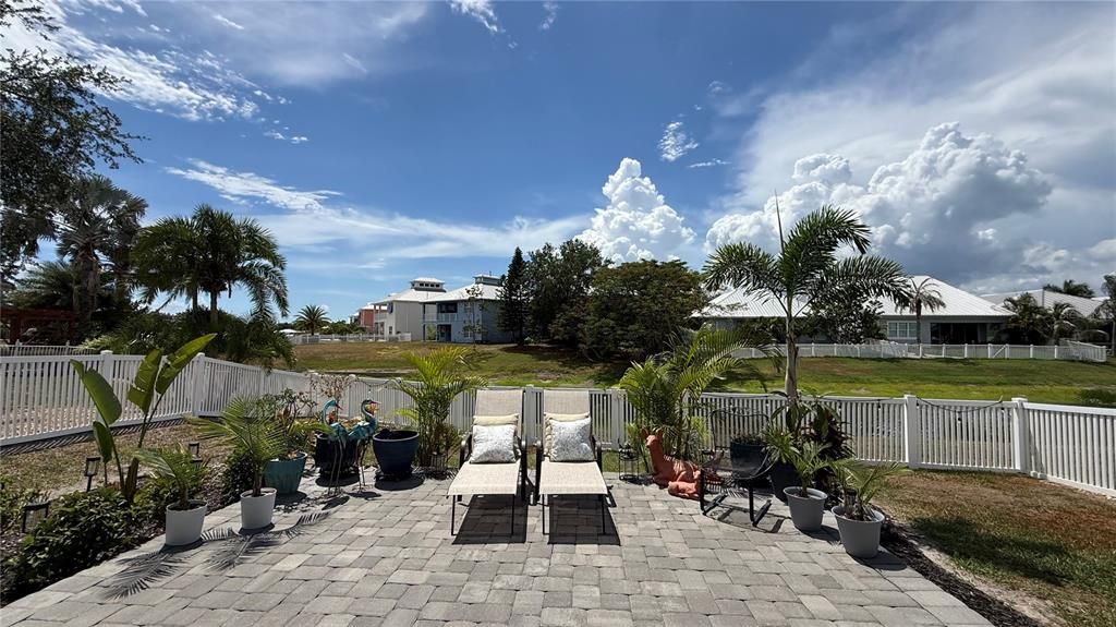 En Venta: $550,000 (4 camas, 2 baños, 2077 Pies cuadrados)