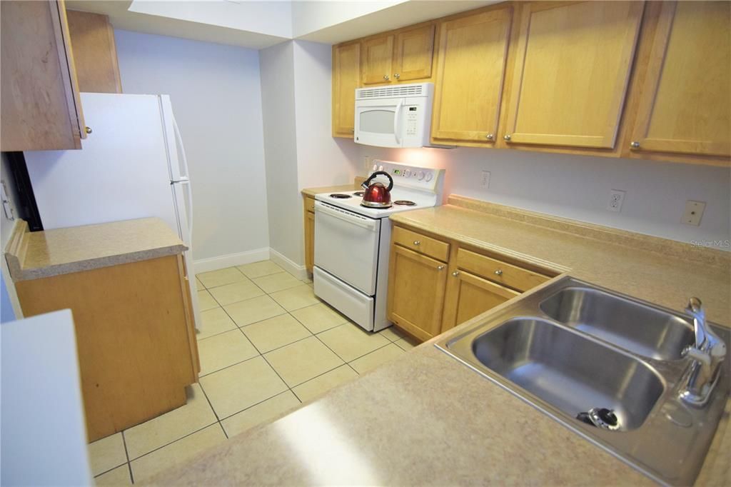 For Rent: $1,850 (2 beds, 2 baths, 1058 Square Feet)