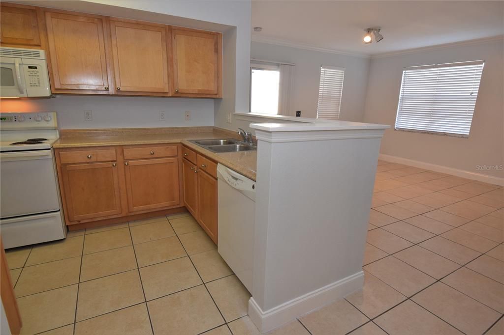 For Rent: $1,850 (2 beds, 2 baths, 1058 Square Feet)