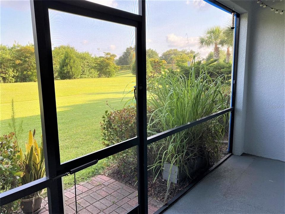 For Rent: $2,400 (3 beds, 2 baths, 1986 Square Feet)