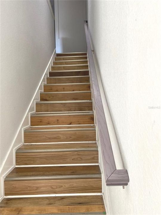 For Rent: $2,400 (3 beds, 2 baths, 1986 Square Feet)