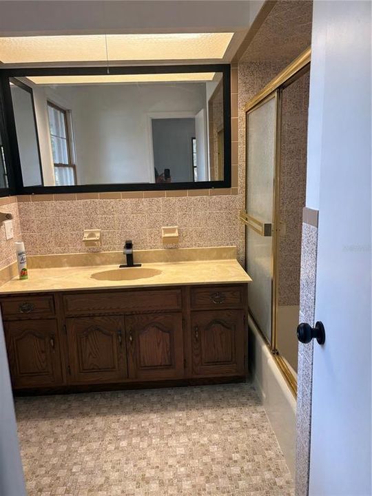 En Venta: $315,000 (3 camas, 2 baños, 1600 Pies cuadrados)