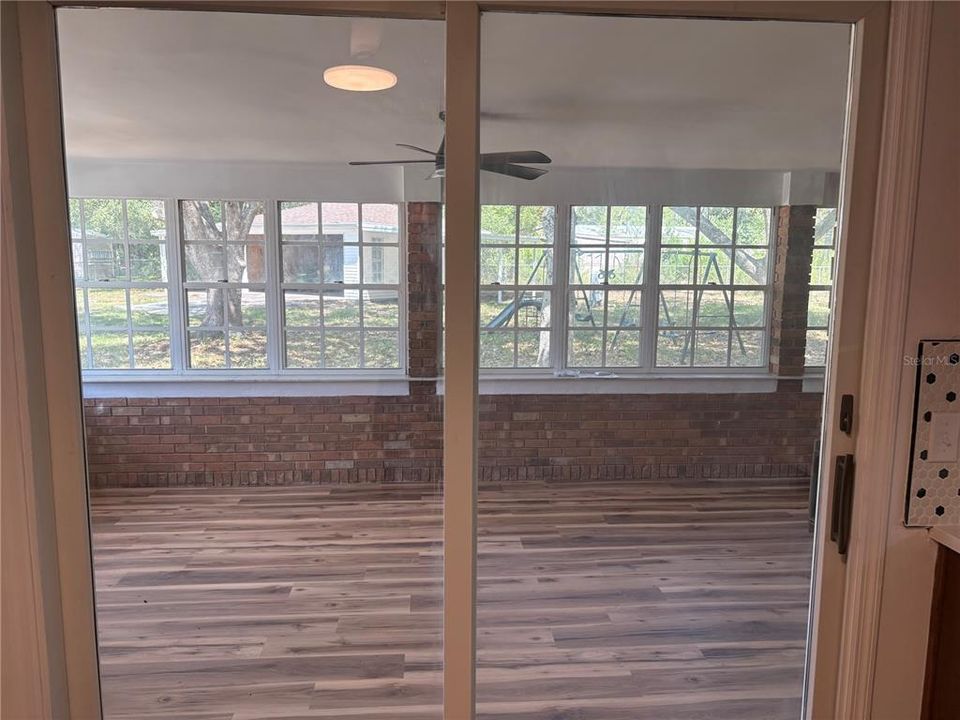 En Venta: $315,000 (3 camas, 2 baños, 1600 Pies cuadrados)
