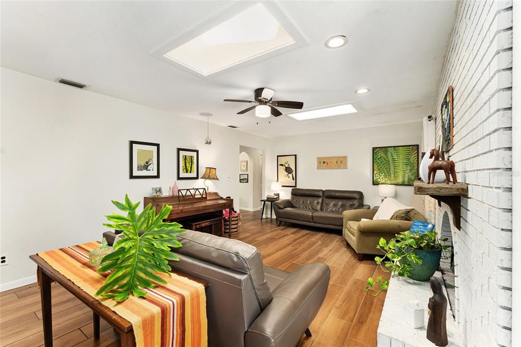 For Sale: $459,000 (4 beds, 2 baths, 2137 Square Feet)