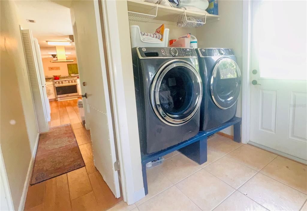 For Sale: $459,000 (4 beds, 2 baths, 2137 Square Feet)