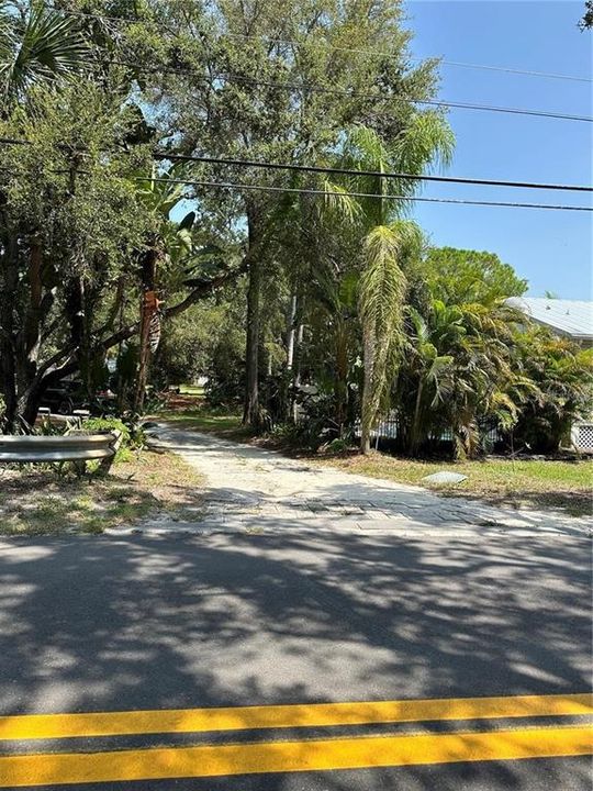 En Venta: $456,800 (0.54 acres)