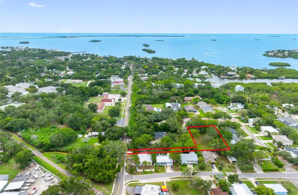 En Venta: $429,999 (0.54 acres)
