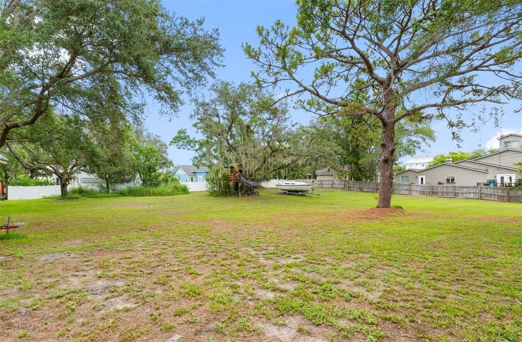 En Venta: $429,999 (0.54 acres)