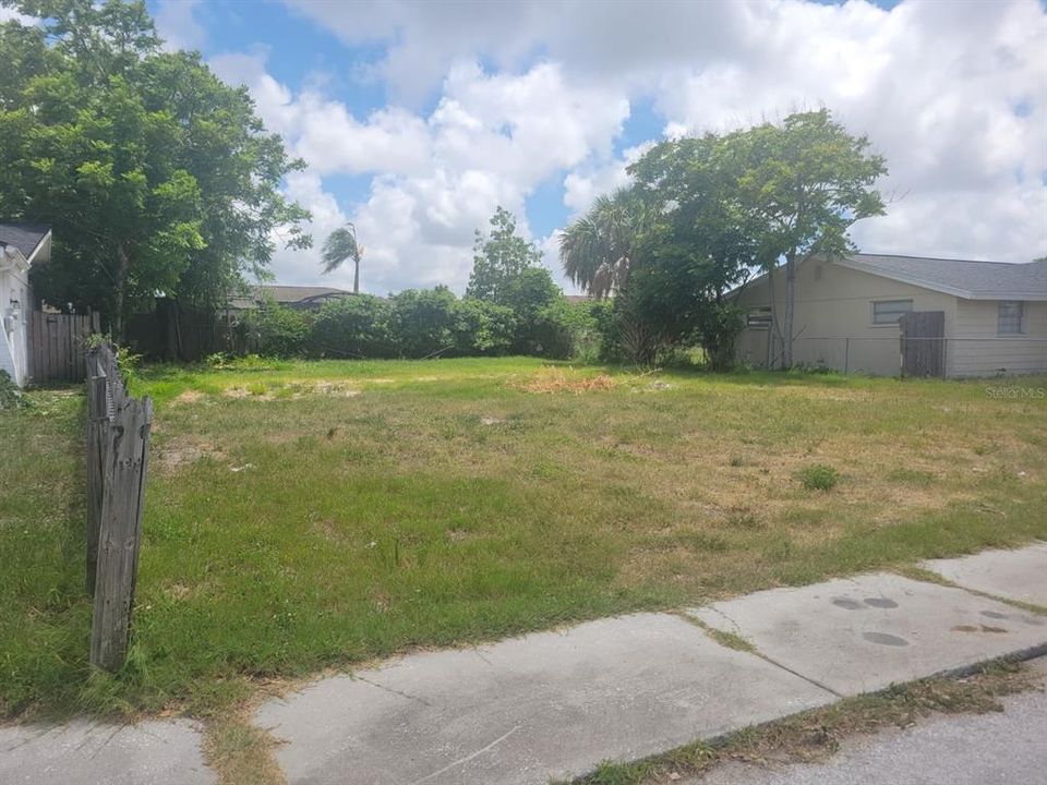 For Sale: $75,000 (0.12 acres)