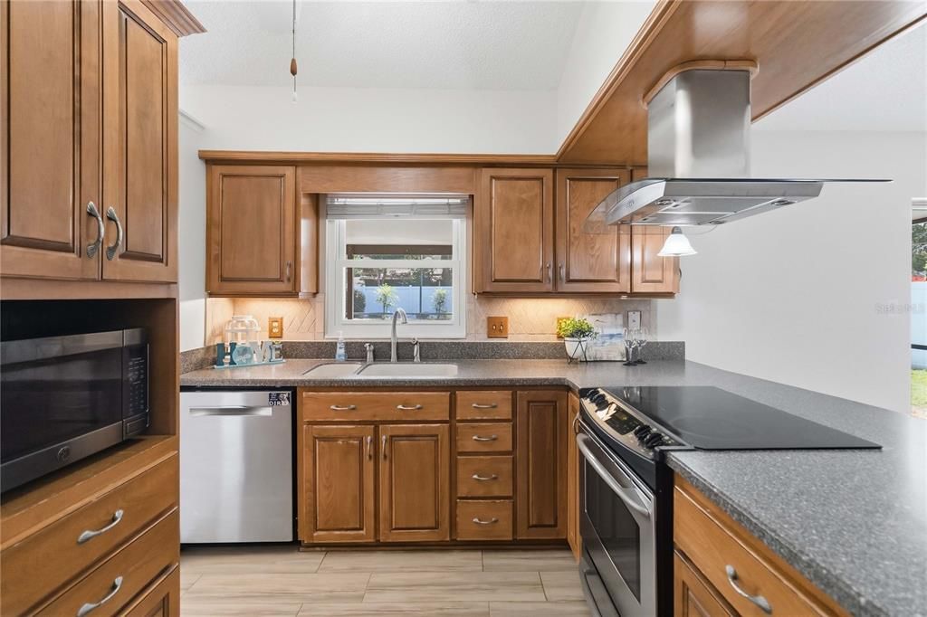 : $380,000 (3 beds, 2 baths, 1460 Square Feet)