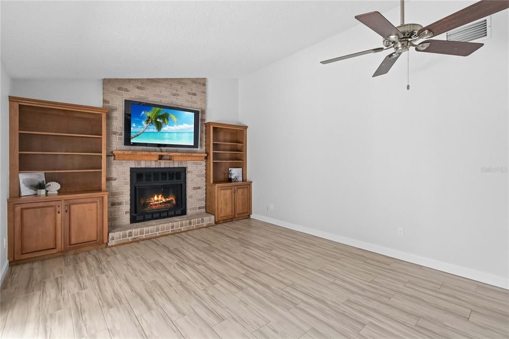 : $380,000 (3 beds, 2 baths, 1460 Square Feet)