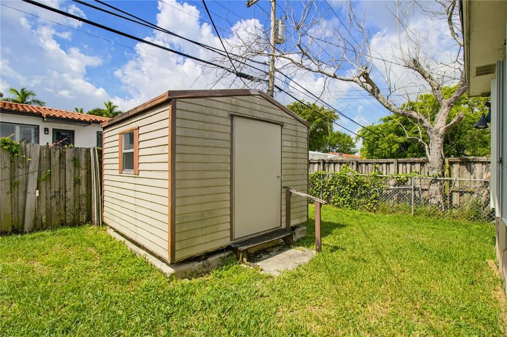 На продажу: $689,900 (3 спален, 2 ванн, 2085 Квадратных фут)