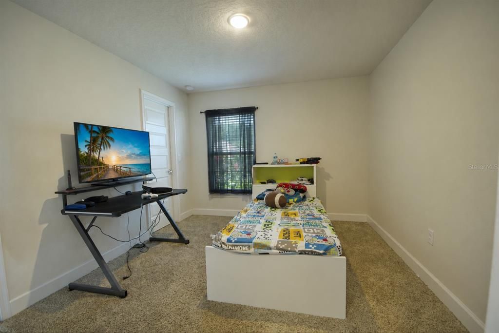 For Sale: $359,000 (4 beds, 3 baths, 2106 Square Feet)