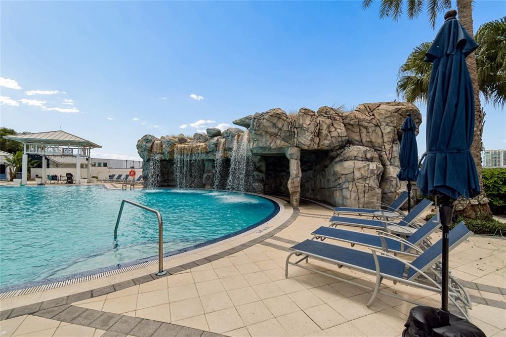 For Sale: $769,000 (2 beds, 2 baths, 1346 Square Feet)