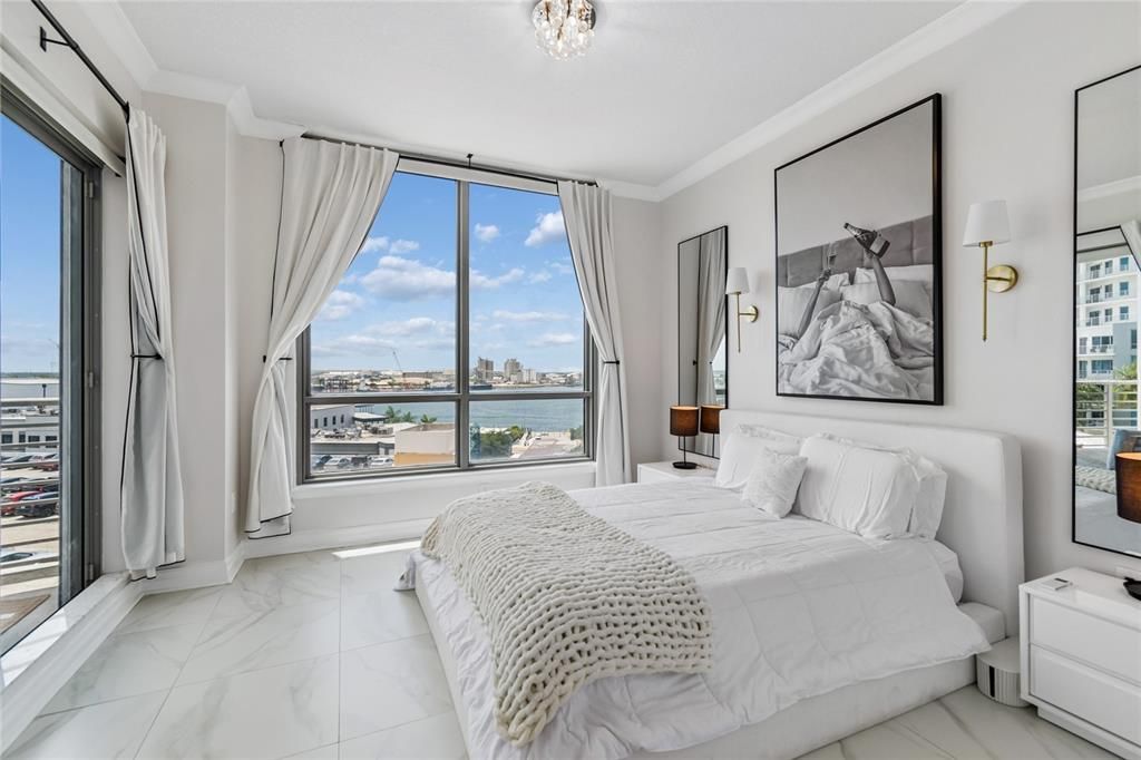 For Sale: $769,000 (2 beds, 2 baths, 1346 Square Feet)