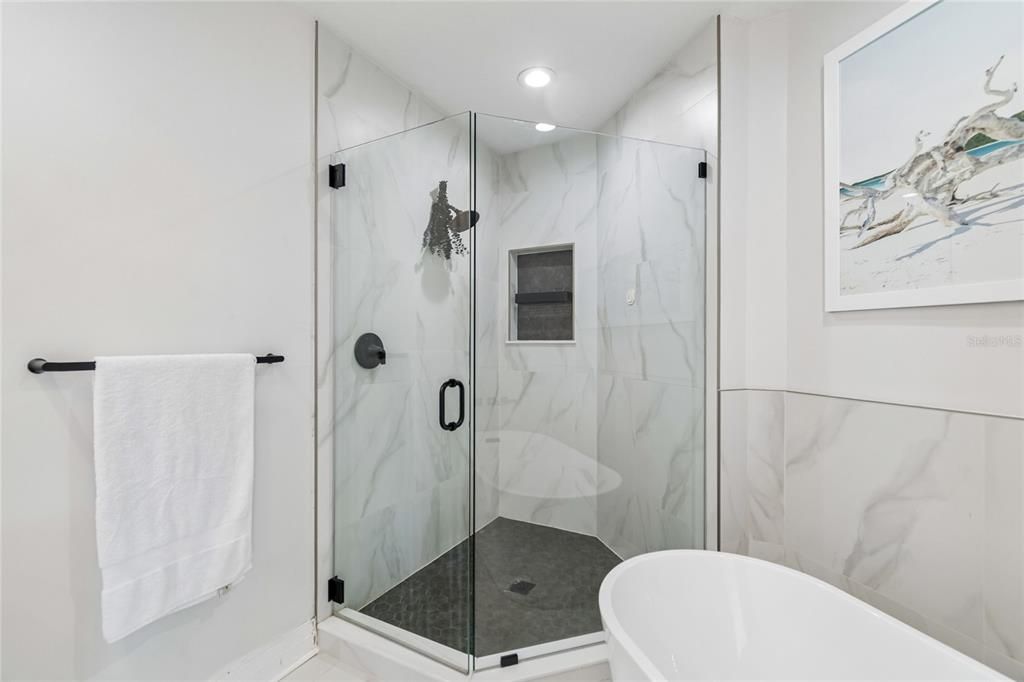 For Sale: $769,000 (2 beds, 2 baths, 1346 Square Feet)