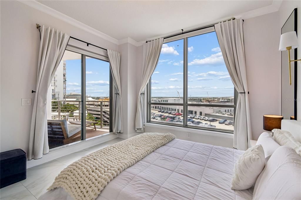 For Sale: $769,000 (2 beds, 2 baths, 1346 Square Feet)