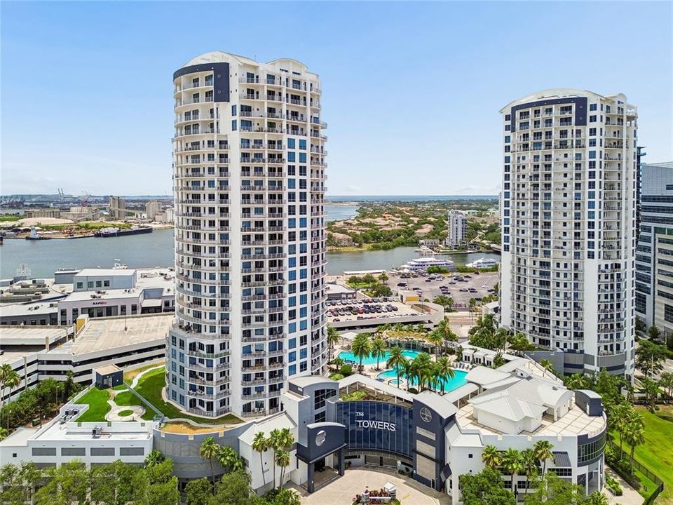 For Sale: $769,000 (2 beds, 2 baths, 1346 Square Feet)