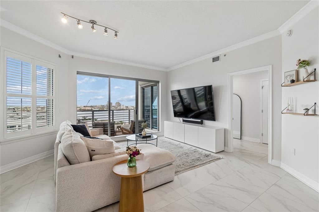 For Sale: $769,000 (2 beds, 2 baths, 1346 Square Feet)