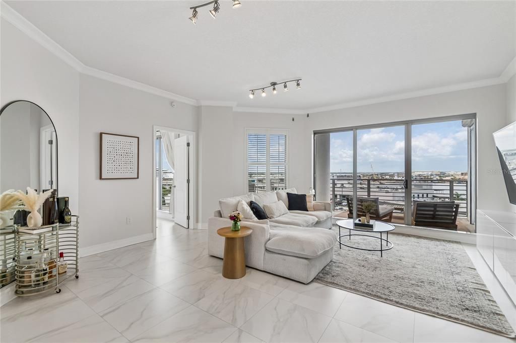 For Sale: $769,000 (2 beds, 2 baths, 1346 Square Feet)