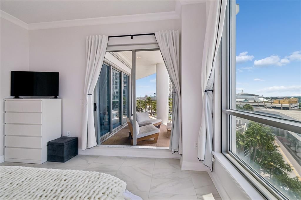 For Sale: $769,000 (2 beds, 2 baths, 1346 Square Feet)