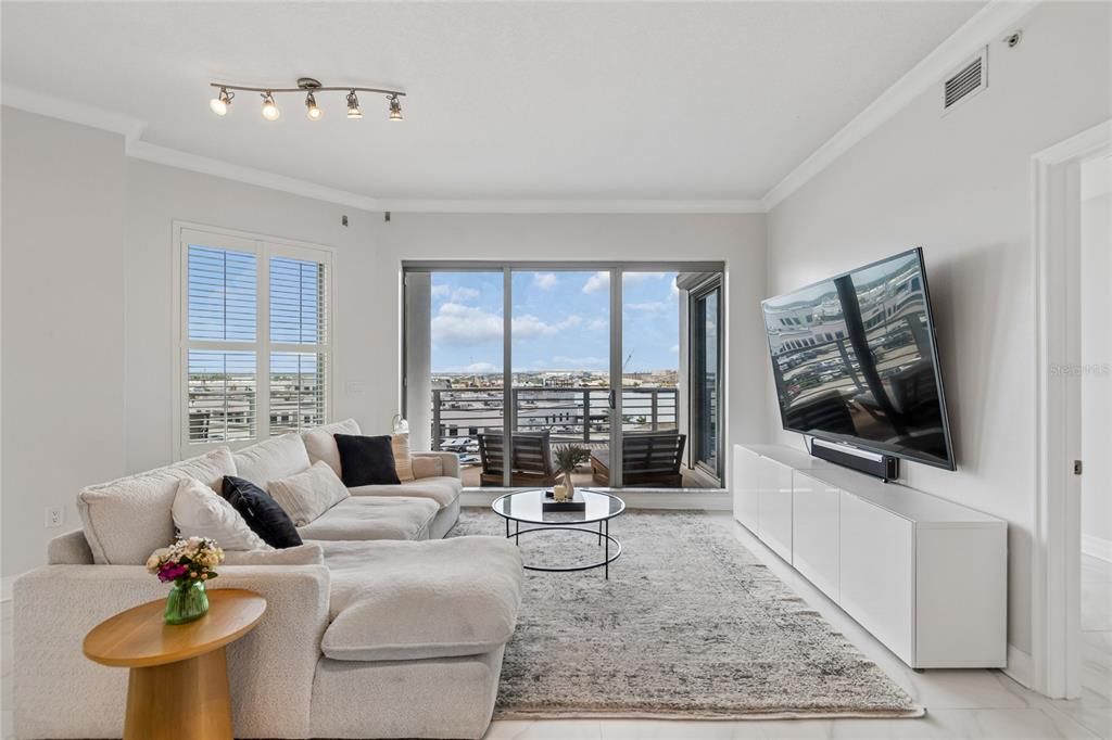 For Sale: $769,000 (2 beds, 2 baths, 1346 Square Feet)