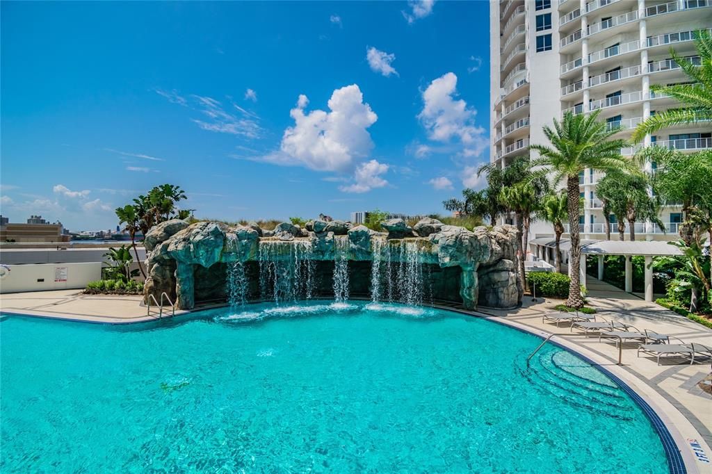 For Sale: $769,000 (2 beds, 2 baths, 1346 Square Feet)
