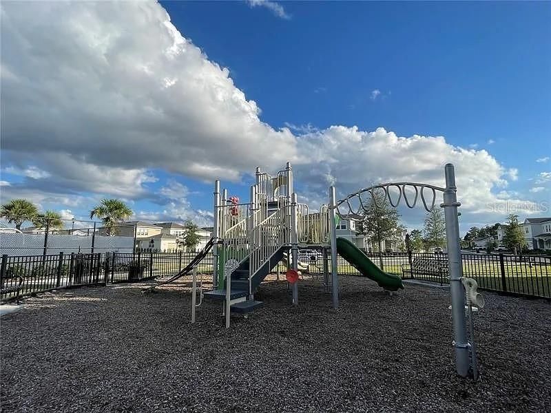 В аренду: $3,300 (4 спален, 3 ванн, 2042 Квадратных фут)