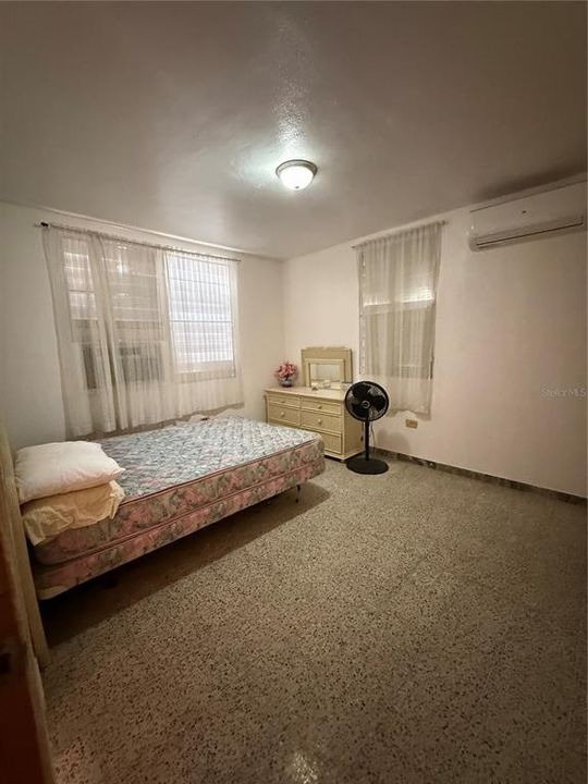 На продажу: $155,000 (3 спален, 2 ванн, 3497 Квадратных фут)