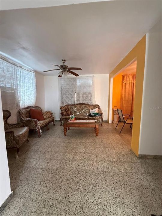 На продажу: $155,000 (3 спален, 2 ванн, 3497 Квадратных фут)