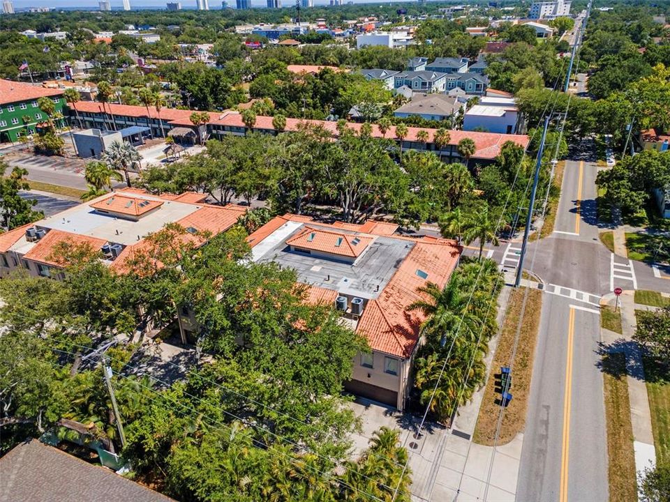 En Venta: $765,000 (3 camas, 2 baños, 2152 Pies cuadrados)