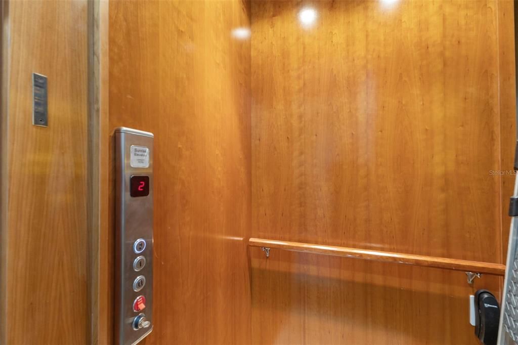 En Venta: $765,000 (3 camas, 2 baños, 2152 Pies cuadrados)