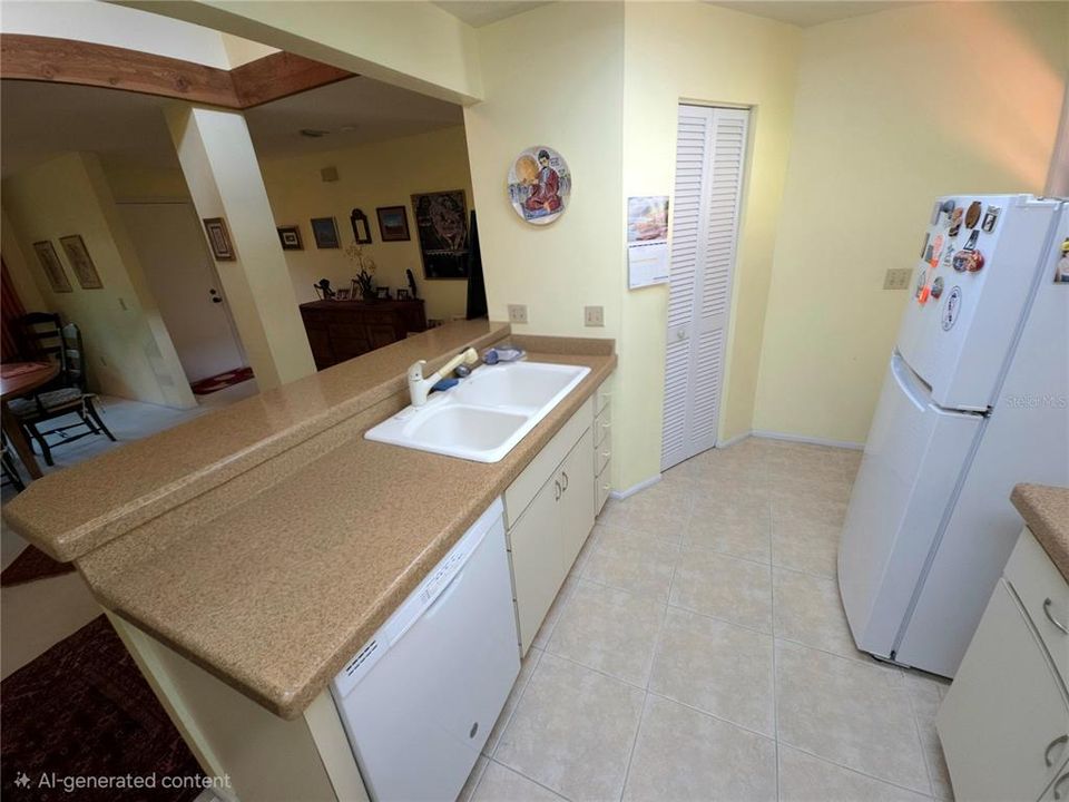 На продажу: $318,000 (3 спален, 2 ванн, 1805 Квадратных фут)