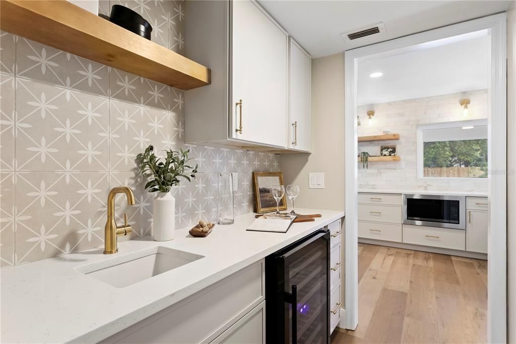 На продажу: $925,000 (4 спален, 2 ванн, 2913 Квадратных фут)