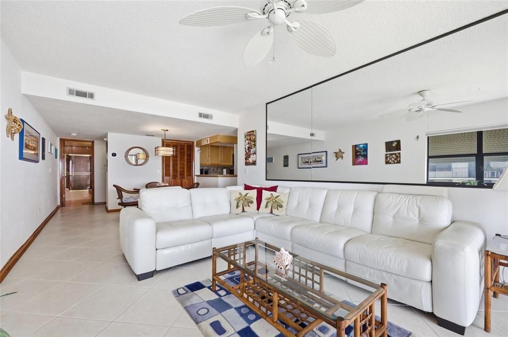 En Venta: $300,000 (1 camas, 1 baños, 874 Pies cuadrados)