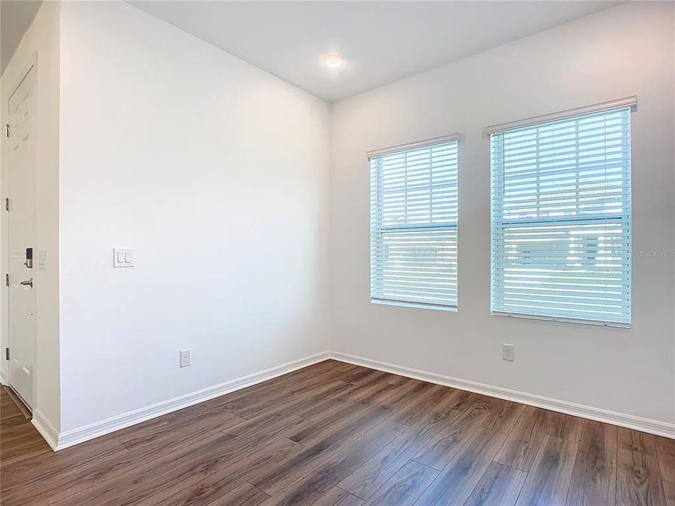 В аренду: $2,800 (5 спален, 4 ванн, 2804 Квадратных фут)