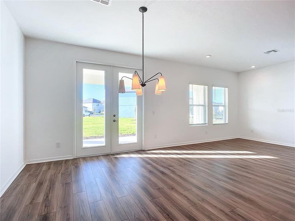 В аренду: $2,800 (5 спален, 4 ванн, 2804 Квадратных фут)