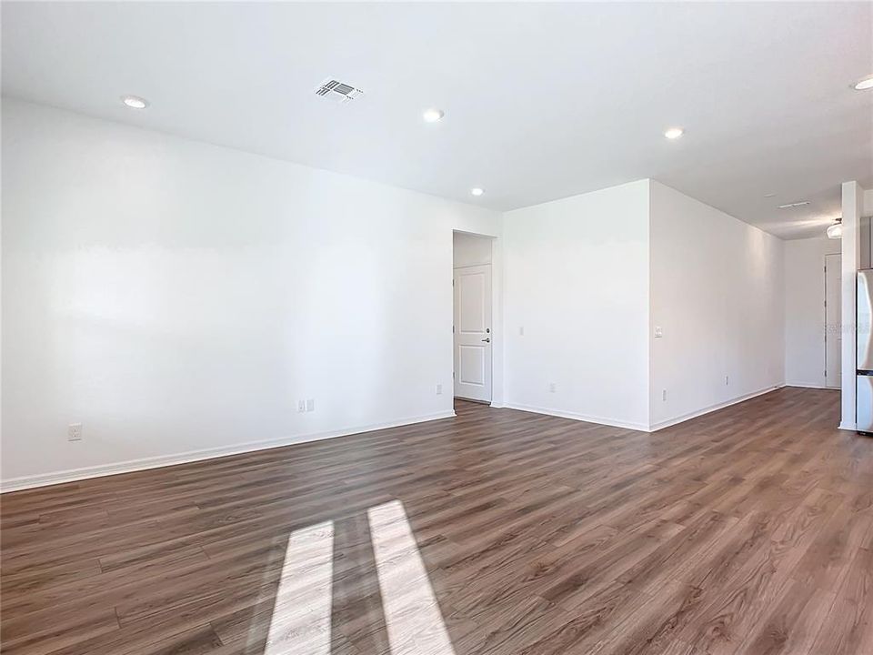 В аренду: $2,800 (5 спален, 4 ванн, 2804 Квадратных фут)