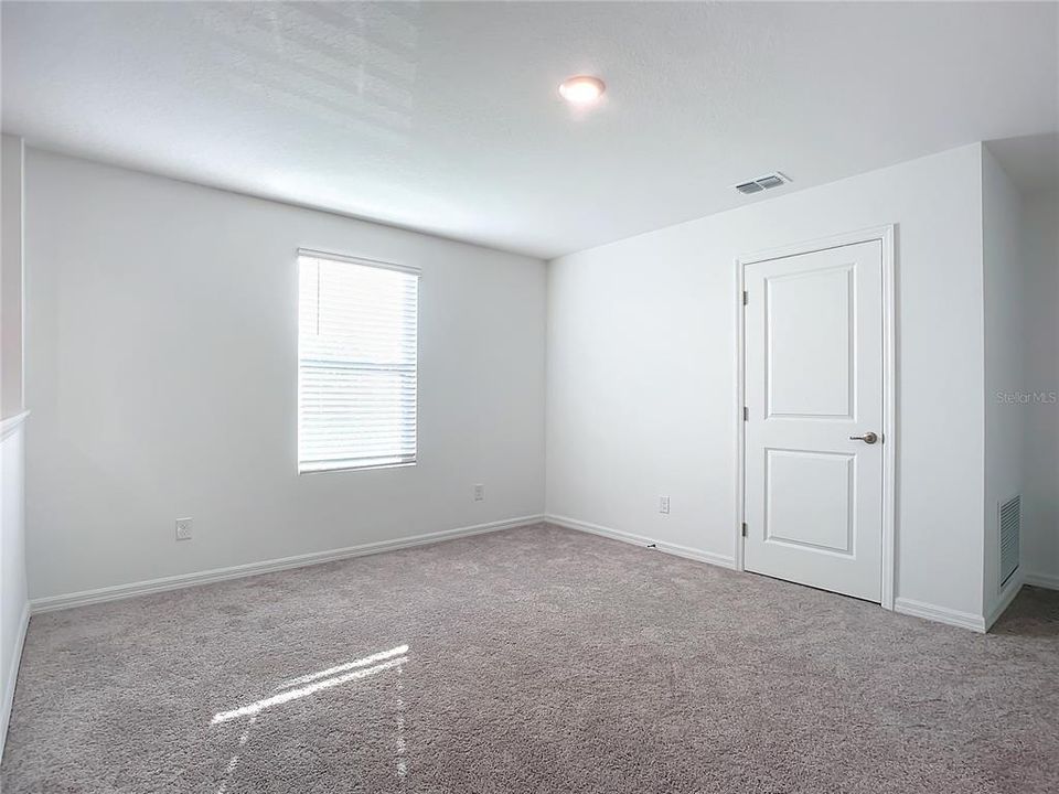 В аренду: $2,800 (5 спален, 4 ванн, 2804 Квадратных фут)
