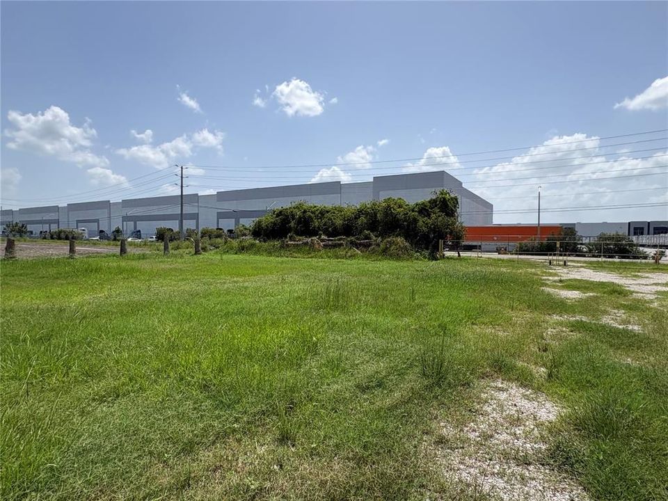 En Venta: $825,000 (3.12 acres)