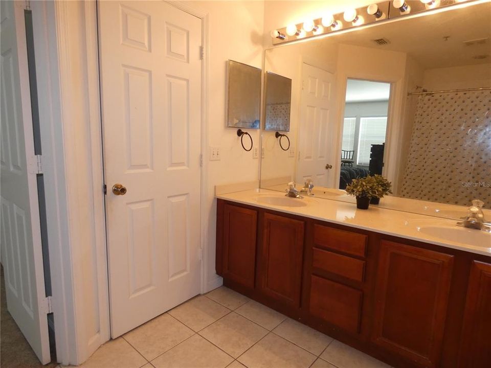 En Venta: $324,900 (3 camas, 2 baños, 1682 Pies cuadrados)