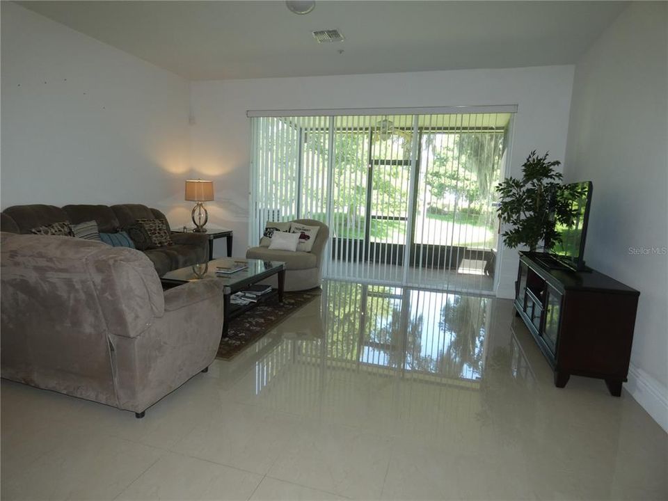 En Venta: $324,900 (3 camas, 2 baños, 1682 Pies cuadrados)