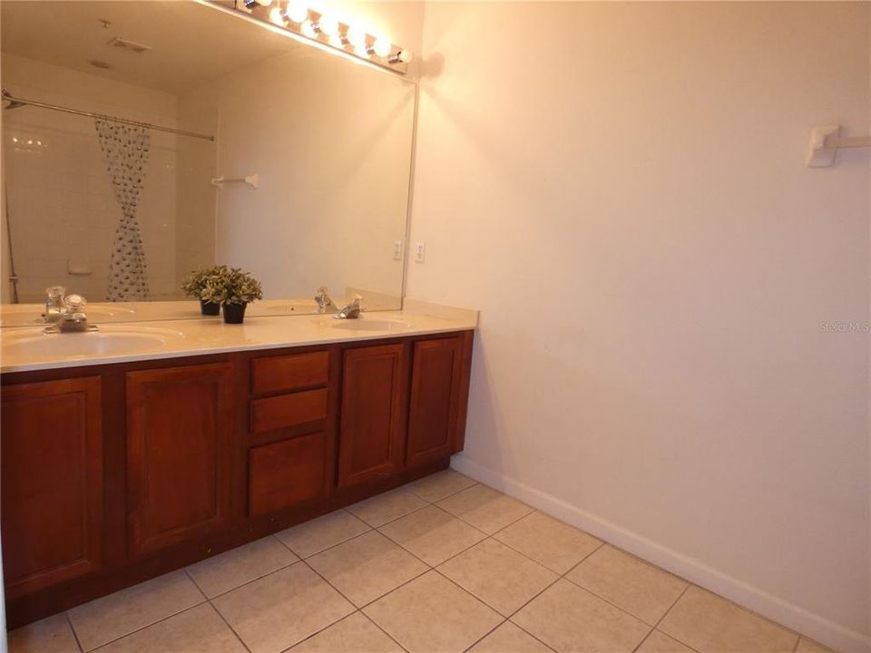En Venta: $324,900 (3 camas, 2 baños, 1682 Pies cuadrados)