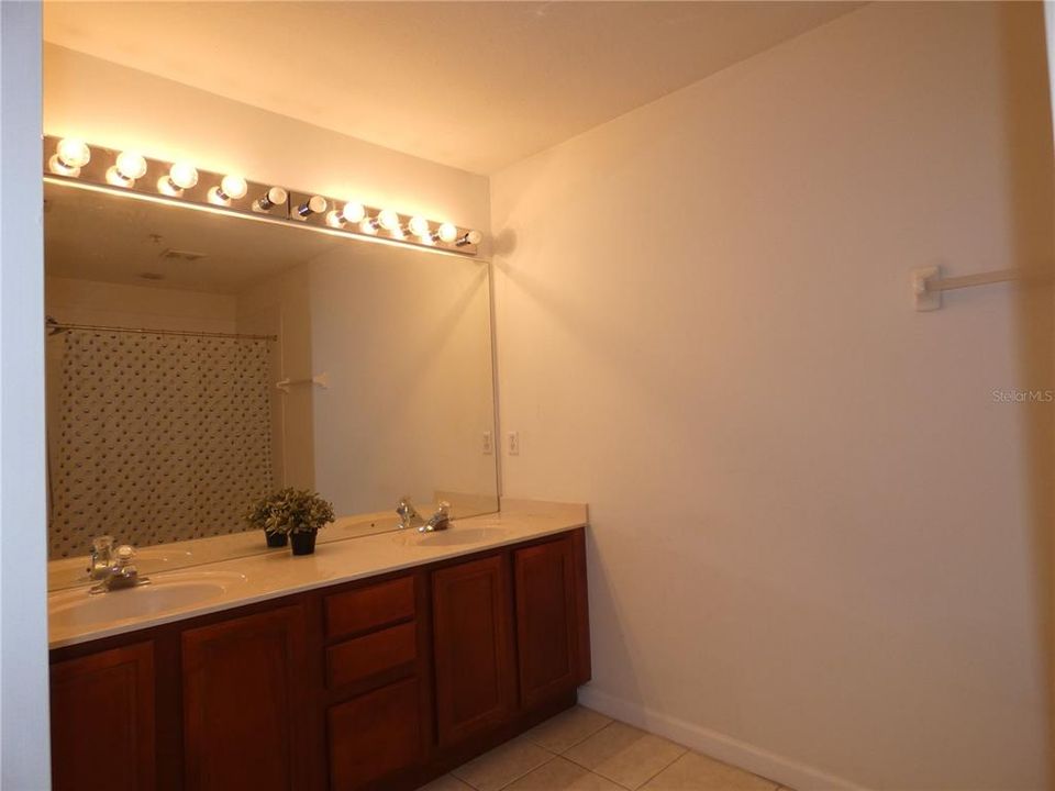 En Venta: $324,900 (3 camas, 2 baños, 1682 Pies cuadrados)