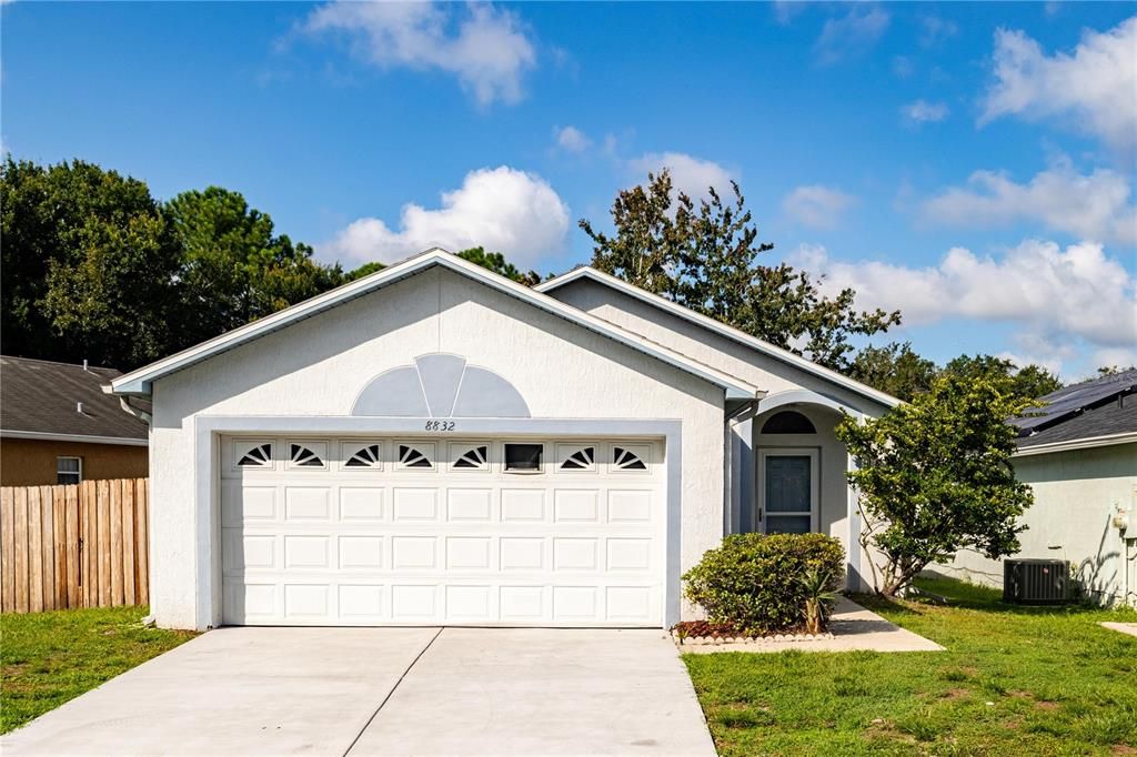 For Sale: $299,900 (3 beds, 2 baths, 1140 Square Feet)