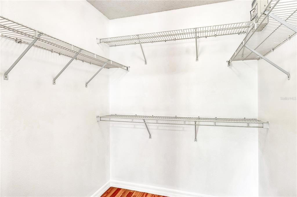 For Sale: $299,900 (3 beds, 2 baths, 1140 Square Feet)