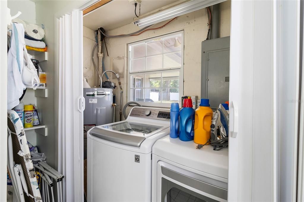 Active With Contract: $415,000 (3 beds, 2 baths, 1200 Square Feet)