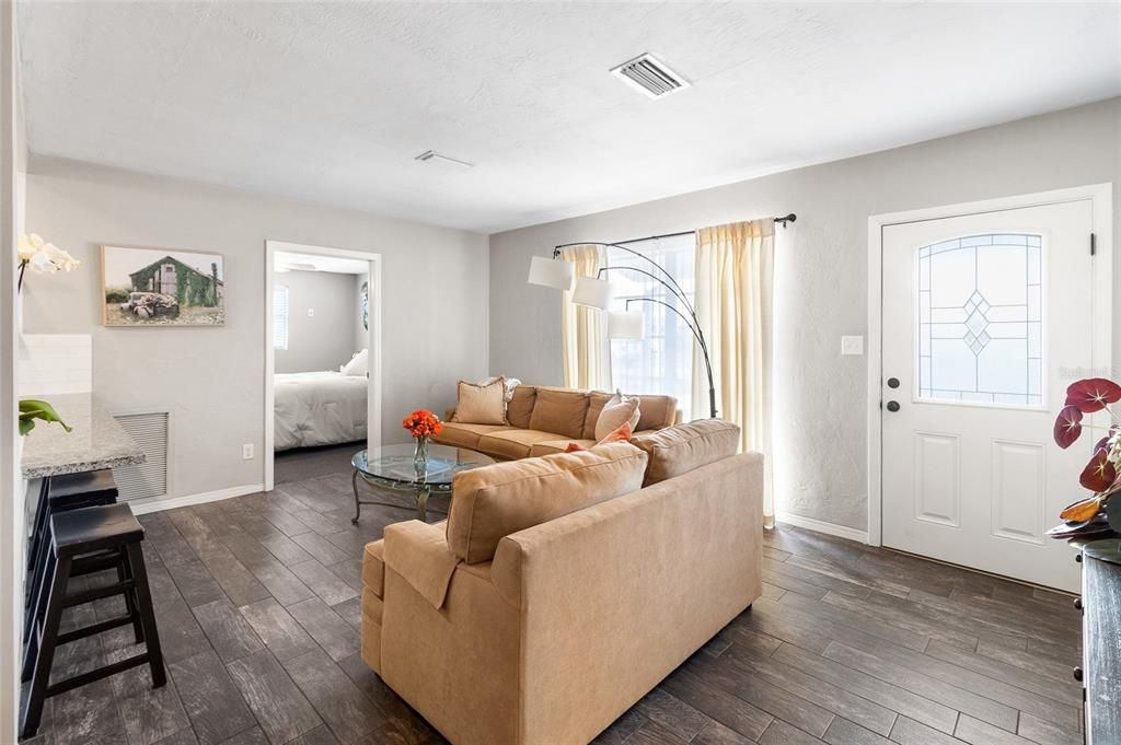 Active With Contract: $415,000 (3 beds, 2 baths, 1200 Square Feet)