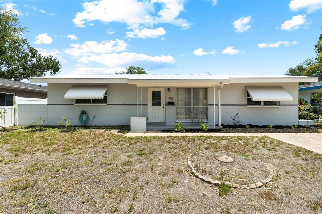 Active With Contract: $415,000 (3 beds, 2 baths, 1200 Square Feet)
